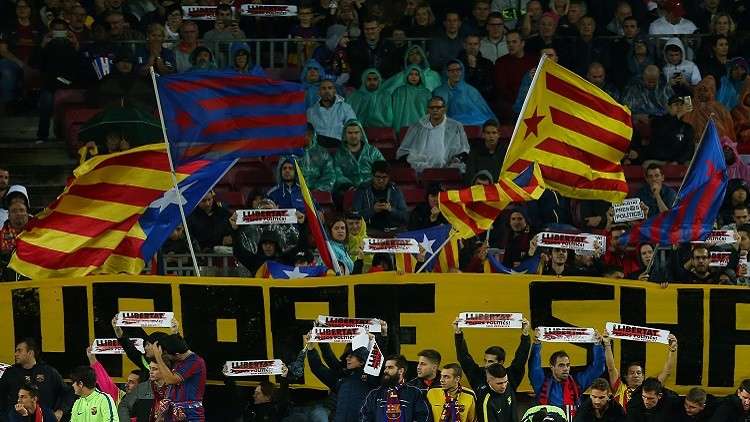 رئيس "الليغا" يهدد بإغلاق معقل برشلونة