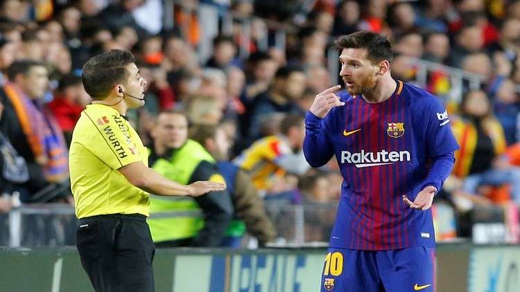 التحكيم يحرم برشلونة من قهر وصيفه