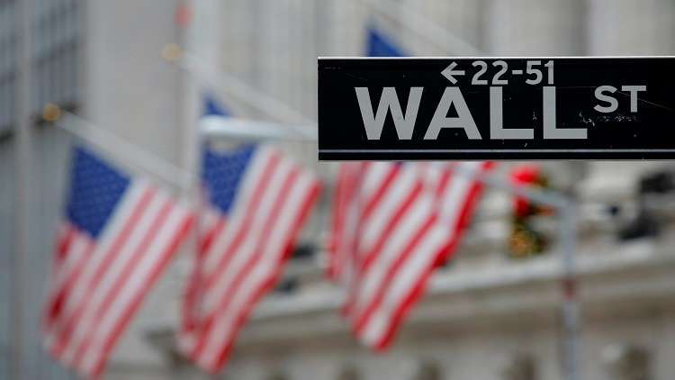 "وول ستريت" تتلون بالأحمر بعد اعترافات مستشار الرئيس الأمريكي السابق
