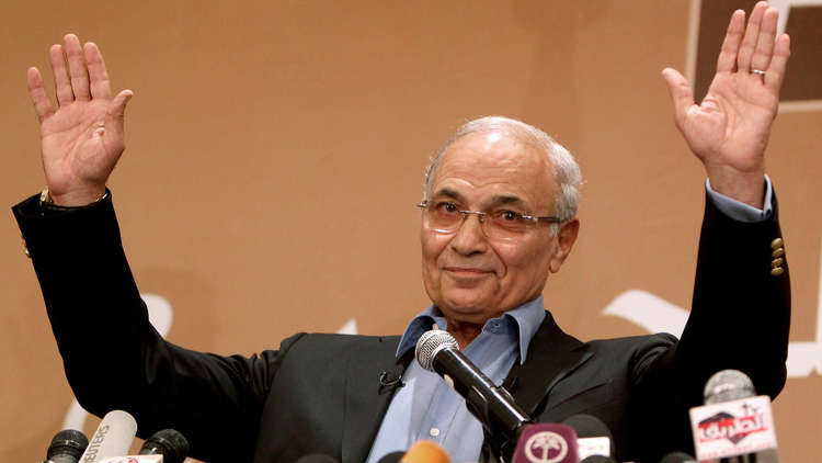 أسرة أحمد شفيق: لا نعرف مكان وجوده