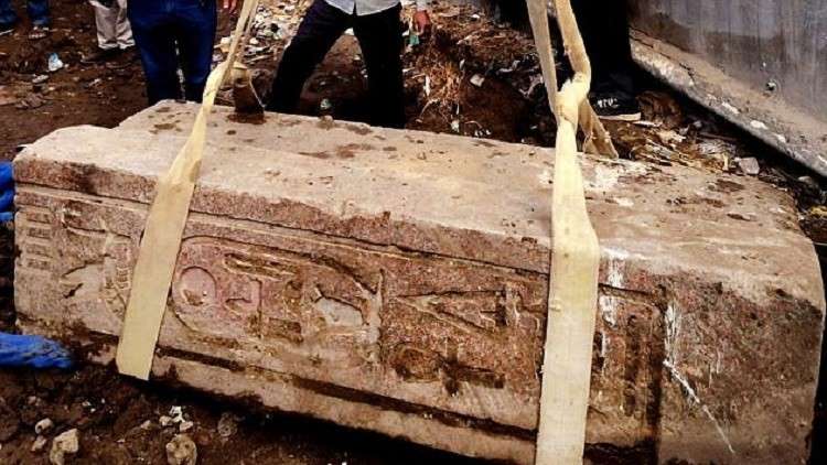 نقل بوابة مصرية قديمة من القاهرة إلى الجيزة!