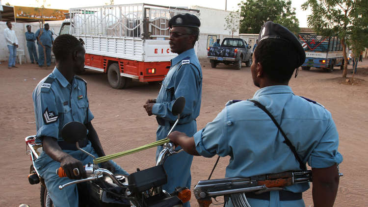 تبرئة 24 فتاة اتهمن بارتداء تنانير قصيرة وسراويل ضيقة في السودان!