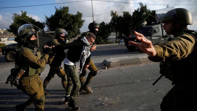 حملة الاعتقالات بحق الفلسطينيين مستمرة في الضفة الغربية