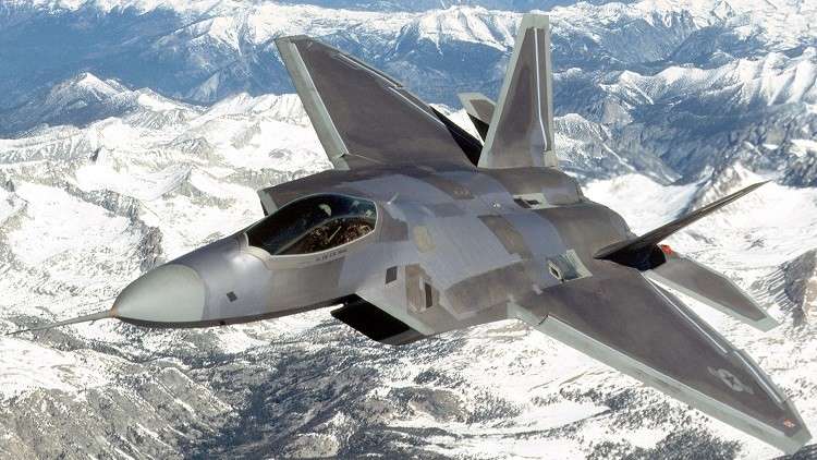 والتقت الـ"F - 22"  بالـ"سو - 35"  في سماء سوريا!