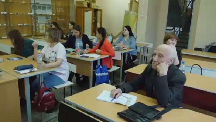 تسعيني روسي يحقق حلمه بدخول الجامعة