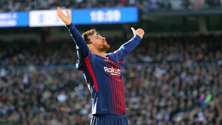 ميسي يتفوق على رونالدو في عامه الذهبي