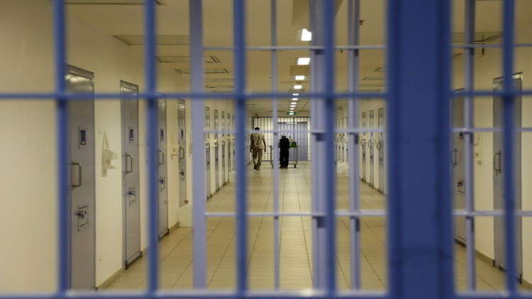أسرى معتقل "ريمون" يحتجون على عضو الكنيست المتطرف أورن حازان