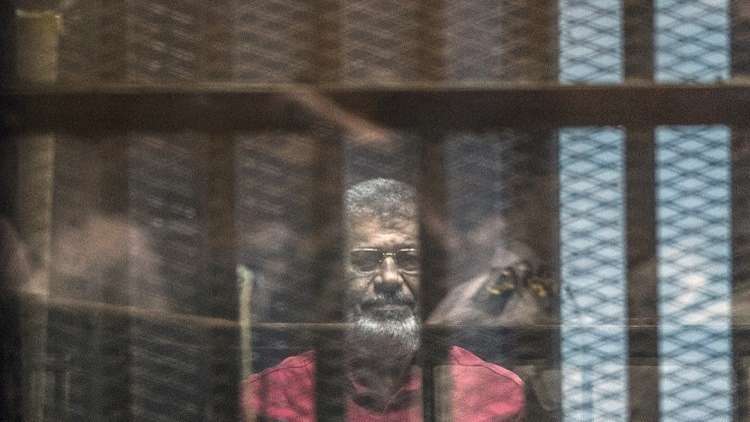 3 سنوات سجن لمرسي في قضية "إهانة القضاء"