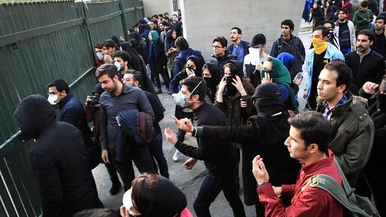 جونسون: بريطانيا قلقة مما يحصل في إيران