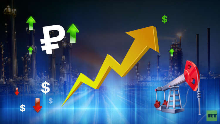 الروبل يلحق بالنفط ويصعد إلى مستويات قياسية