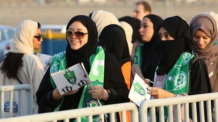 بالفيديو.. دخول المشجعات السعوديات ملعب "الجوهرة"