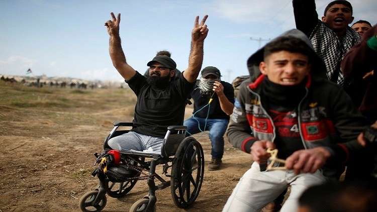 من أجل تحقيق دولي.. لجنة طبية تخرج جثمان الفلسطيني المقعد أبو ثريا لتشريحها