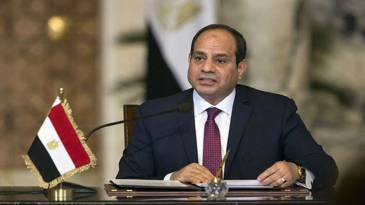 السيسي يداعب وزير قطاع الأعمال