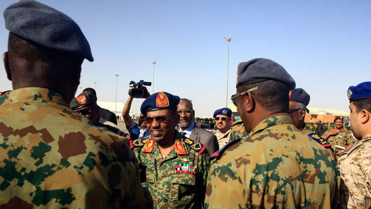 البشير يوجه بحل الأزمة مع مصر