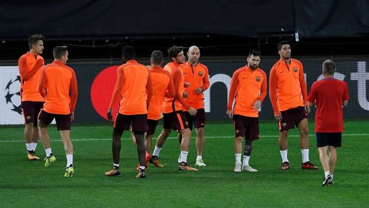 رسميا.. برشلونة يعلن رحيل أحد أعمدته