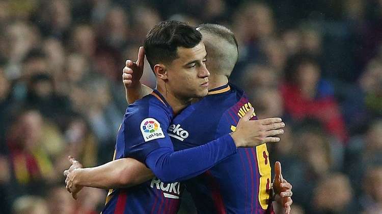 شاهد.. لحظة دخول كوتينيو إلى ملعب "كامب نو" في أول مباراة له بقميص برشلونة