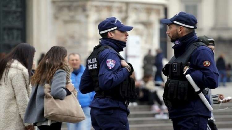 إيطاليا.. إصابة 4 أشخاص في إطلاق نار من سيارة