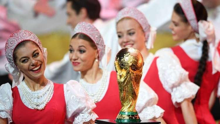 شاهد.. كأس العالم لأول مرة في بابوا نيوغينيا