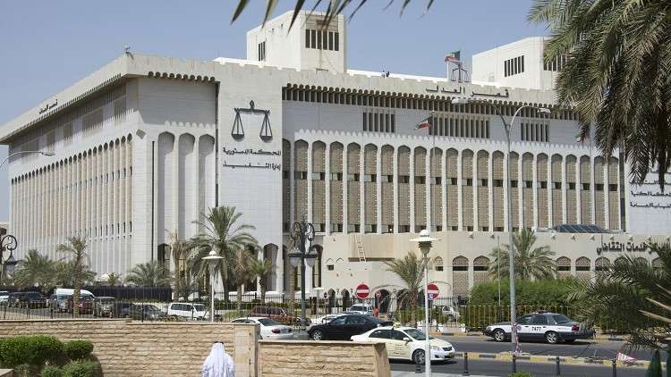 استمرار حبس الروسية المتهمة باختلاس المال العام في الكويت