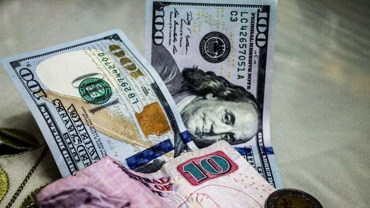 "سمسرة" الإماراتية في السوق المصرية بـ500 مليون جنيه