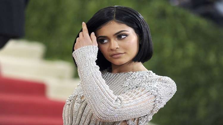 تغريدة واحدة من شقيقة كارداشيان تكبد "سناب شات" خسائر بقيمة 1.3 مليار دولار