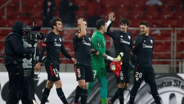 بالفيديو.. لاعب مغربي يحرز هدفا ثم يهدر ضربة جزاء ويطرد!