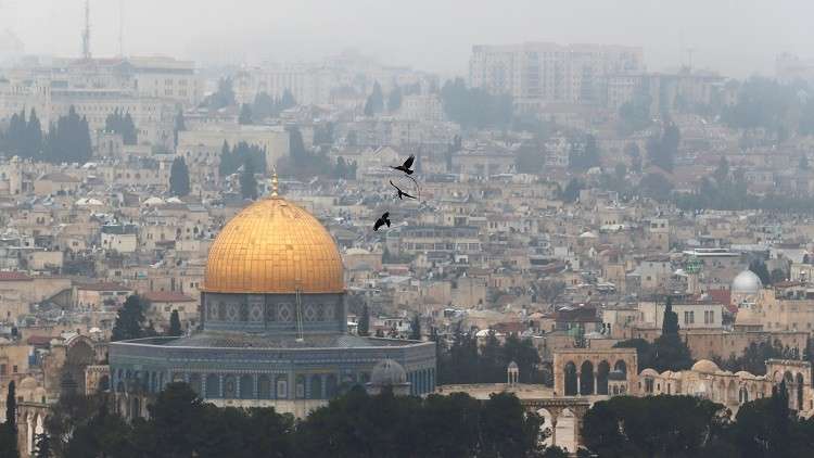 تجميد قرار نقل سفارة غواتيمالا إلى القدس 