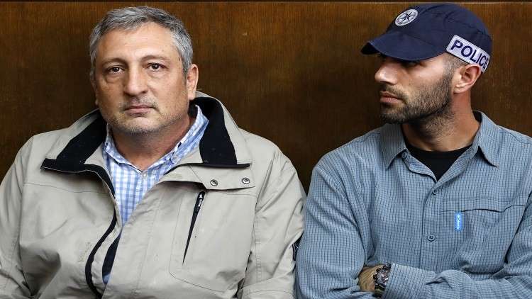 مقرب من نتنياهو يشهد ضده