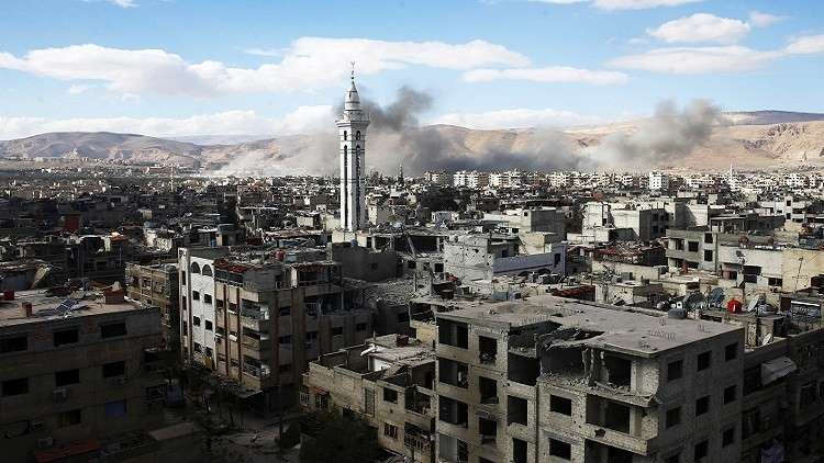 إجلاء عشرات المدنيين من الغوطة الشرقية.. ومسلحون يخرجون باتجاه إدلب