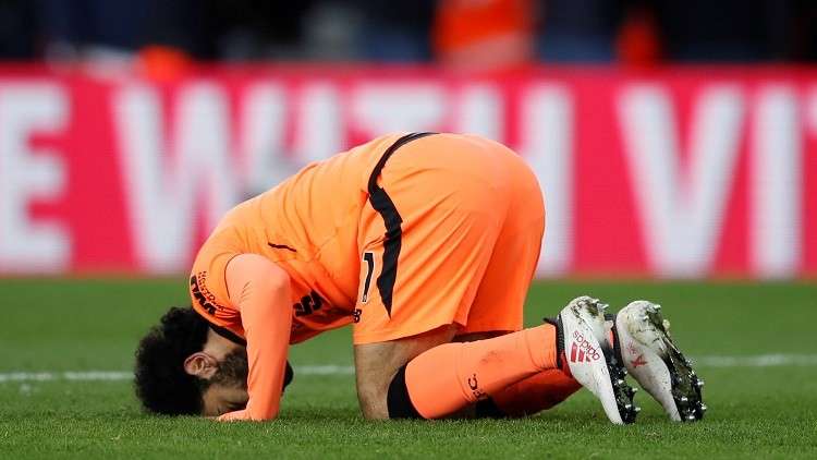 ماذا أهدى محمد صلاح لوالدته في "عيد الأم"؟