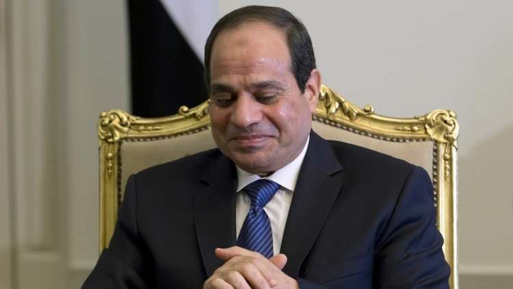 السيسي يهنئ المصريات ويدعوهن للمشاركة في التصويت