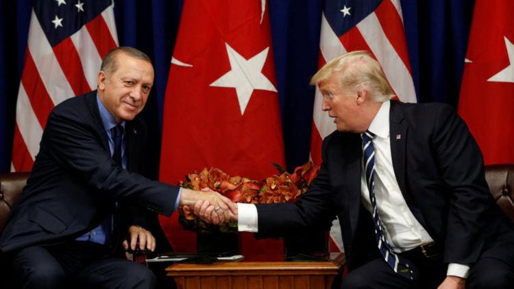 ترامب وأردوغان يبحثان هاتفيا العلاقات الثنائية والملفات الدولية