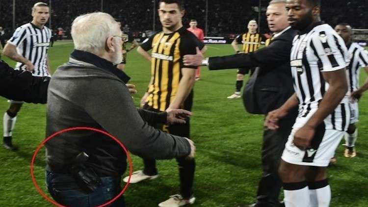 تدابير صارمة لاستئناف الدوري اليوناني بعد "واقعة المسدس" 
