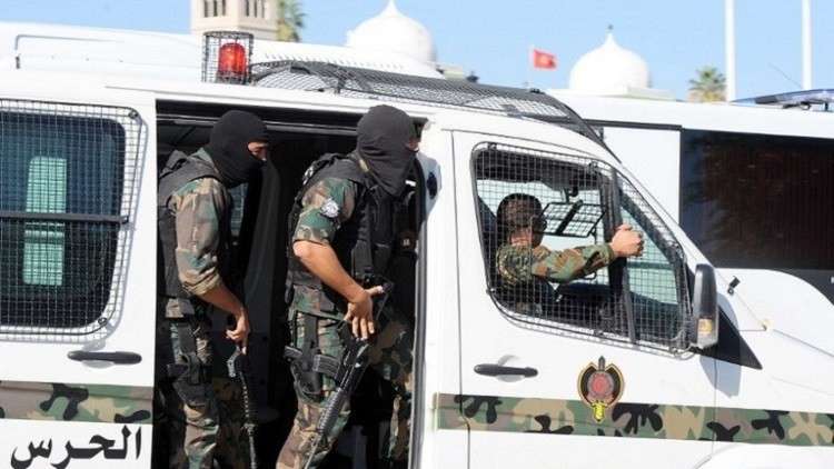 طعن سائحين أوروبيين في تونس 