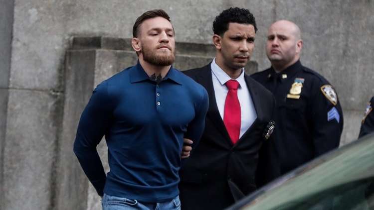 شاهد.. اعتقال البطل ماكغريغور لمهاجمته حافلة حبيب