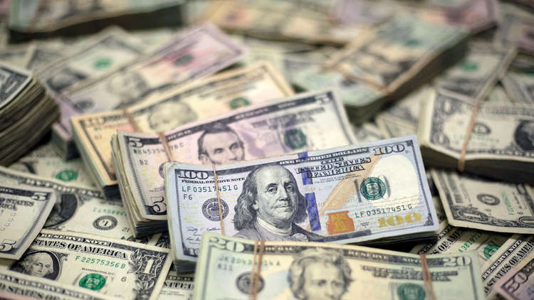 الدولار يستقر مع تراجع حدة التوترات التجارية