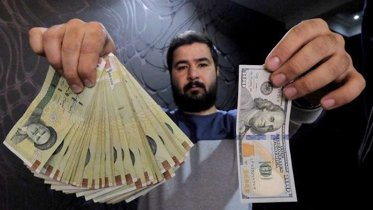 روحاني يدافع عن قرارات الحكومة لإنقاذ "التومان"