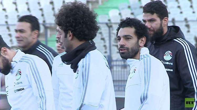 صلاح يتوج بجائزة لاعب العام في إنكلترا