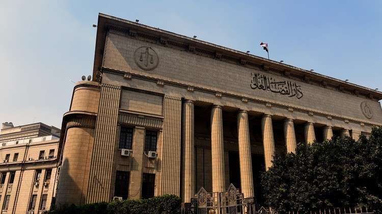 حبس 13 شرطيا مصريا لاحتجازهم ضابطا في مركز أمن