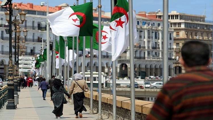 الجزائر بصدد رفع الحظر على استيراد الأجهزة الكهربائية 