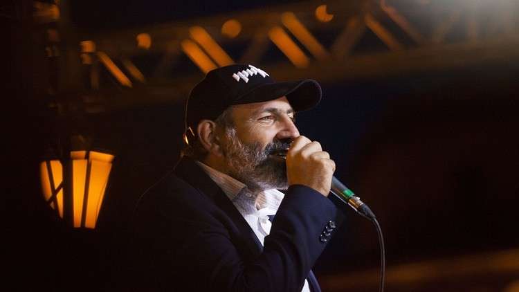 أرمينيا: زعيم الثوار يستميل موسكو