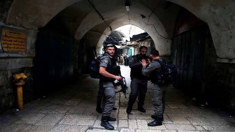 وفاة فلسطيني واحتجاز مصابين شرق غزة