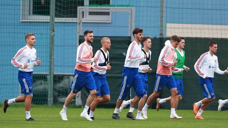 مراقبو المنشطات يحلون بمعسكر المنتخب الروسي 