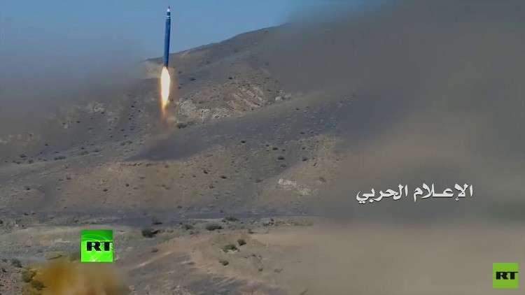 الحوثيون يستهدفون مواقع قوات هادي بصاروخ