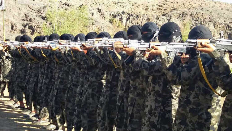 الجيش الأفغاني يحرر أكثر من 100 رهينة من أسر طالبان