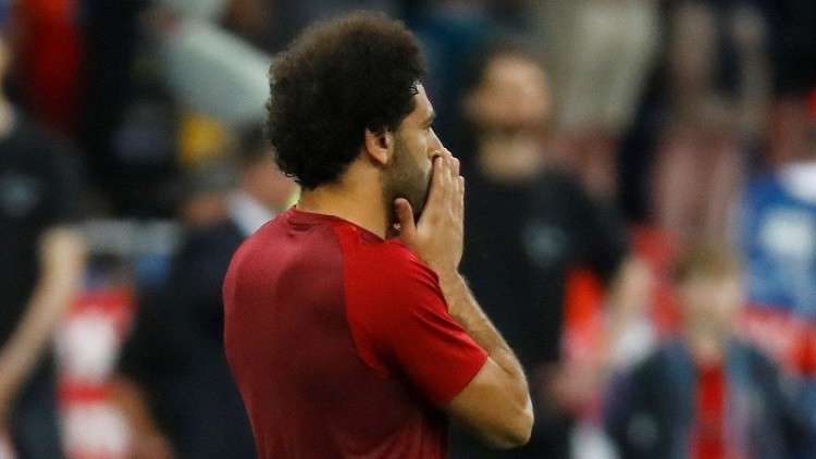شاهد.. الجماهير تطارد صلاح في إسبانيا