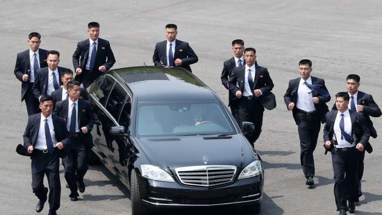 كيم جونغ أون لن يرضى في سنغافورة بأقل من "وحش" ترامب!