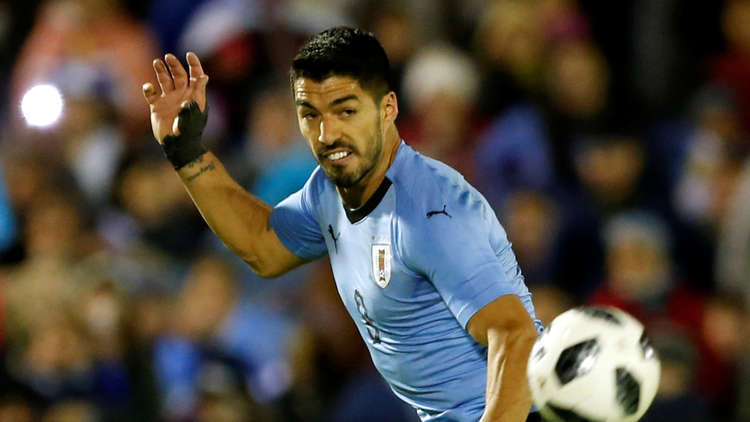 طفل يحذر سواريز من "العض" في مونديال روسيا