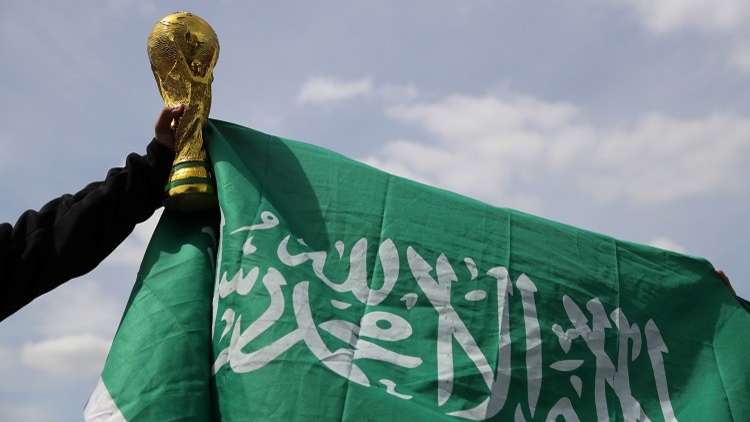 شاهد.. السعودي ماجد عبدالله بين جماهير الأخضر في موسكو