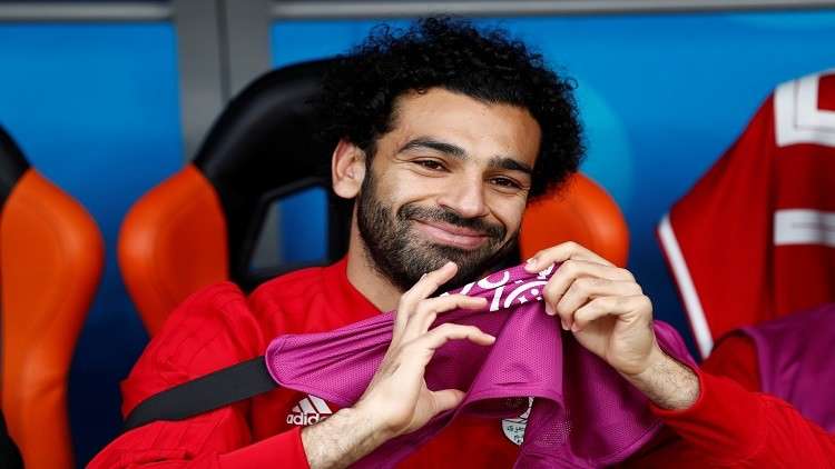 مفاجأة سارة تعيد الابتسامة إلى وجه محمد صلاح